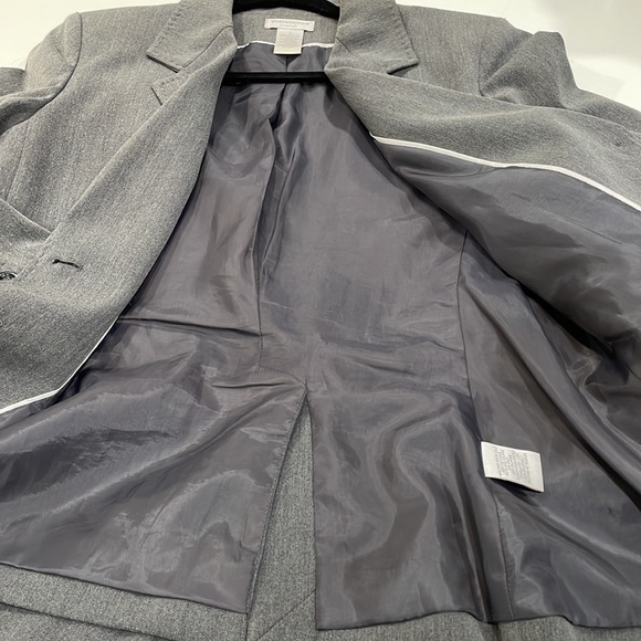 3 Piece Worthington Stretch Suit - Picture 4 of 12